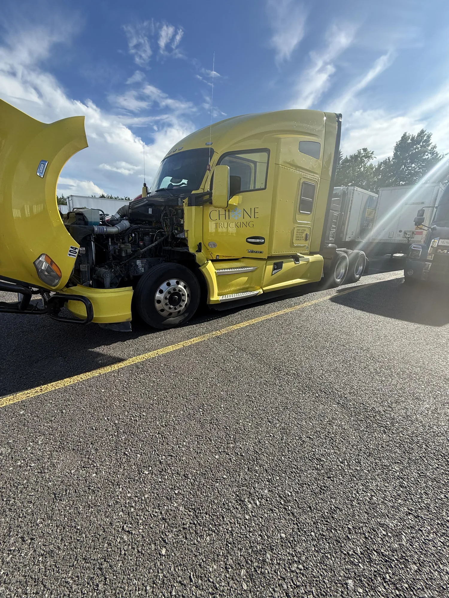 Semi truck receiving mobile diesel repair